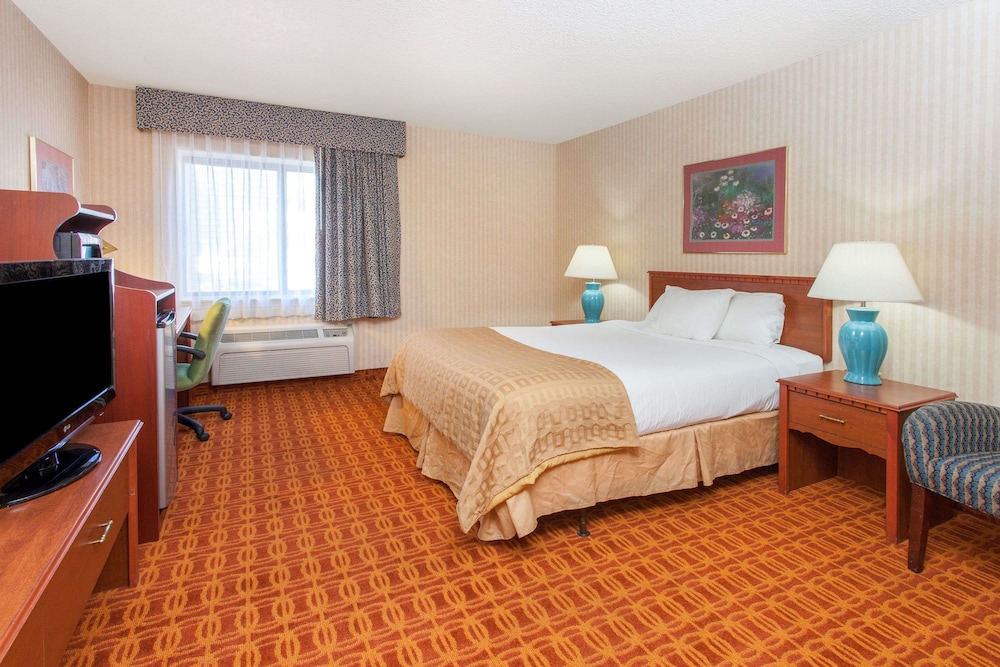 Baymont By Wyndham Detroit/Roseville 9/23