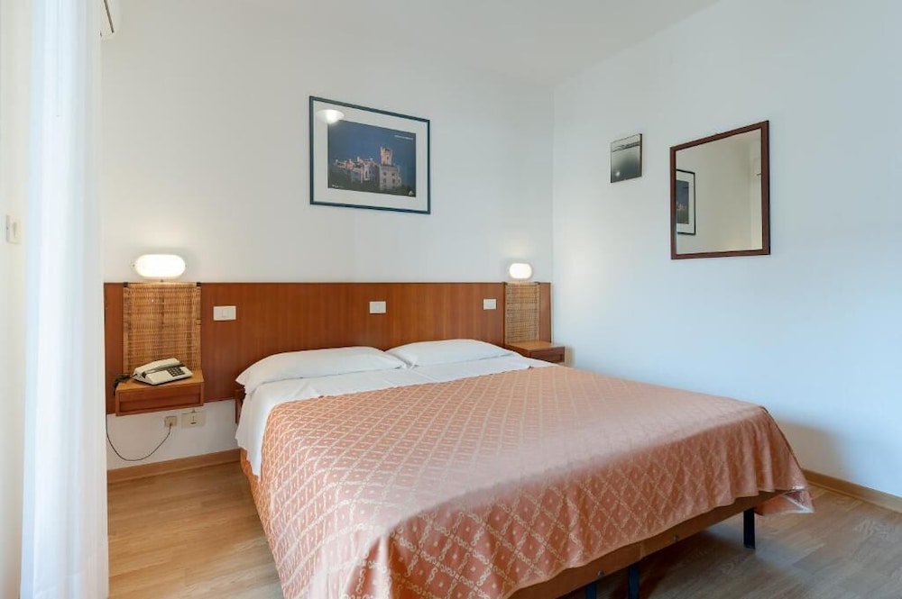 Hotel Helvetia 6/19