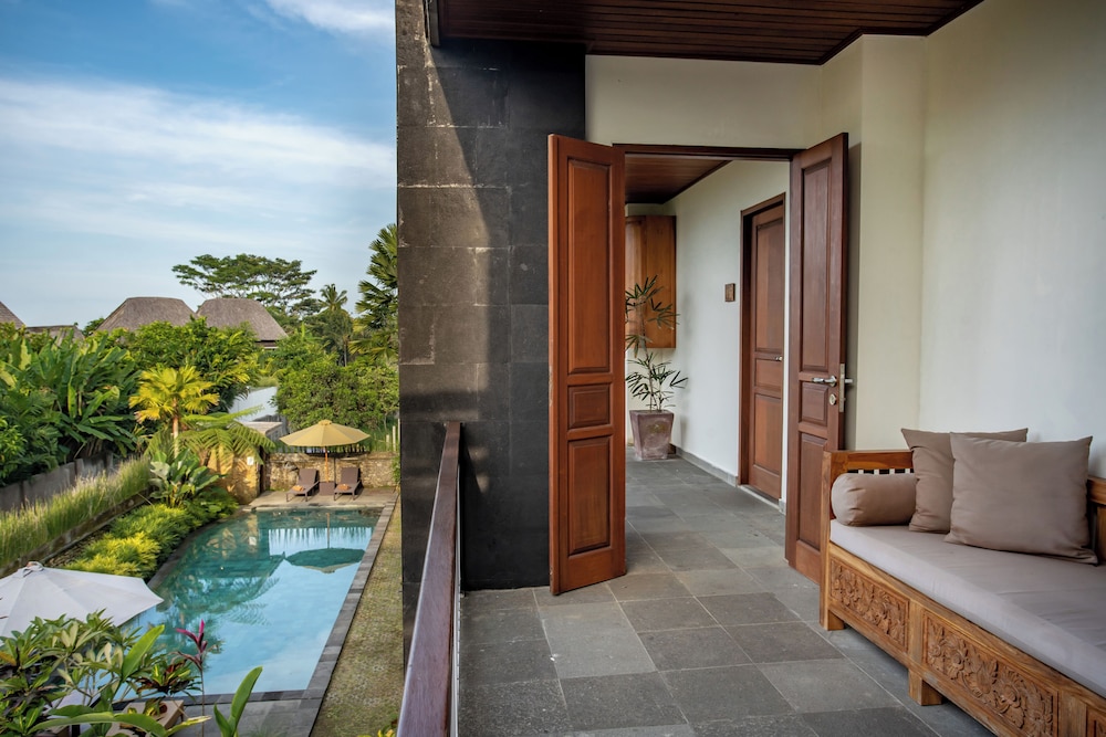 Paon Desa Ubud Hotel & Resort 24/48