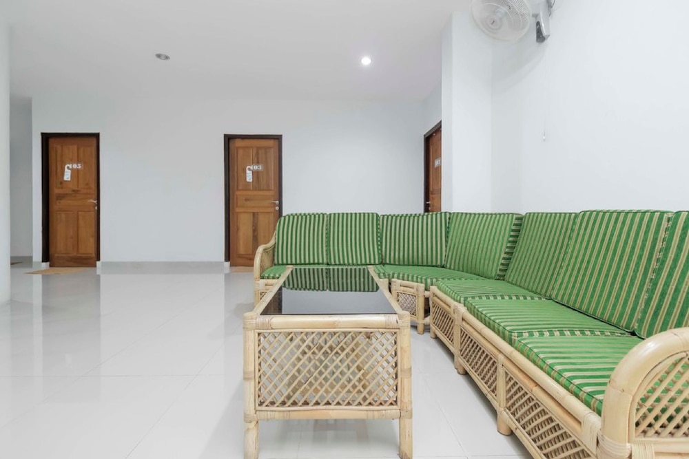 Reddoorz Near Siloam Hospital Palembang 32/56