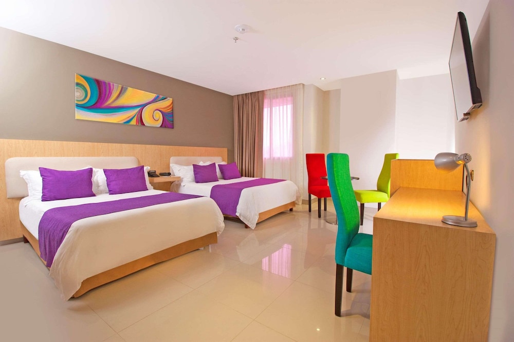 PREMIUM, 2 DOUBLE BEDS, CITY VIEW