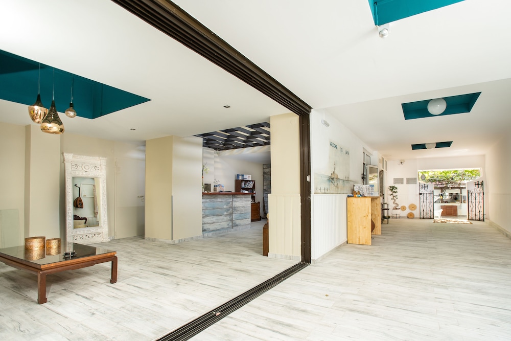 Lefka Hotel Apartments Studios 16/73