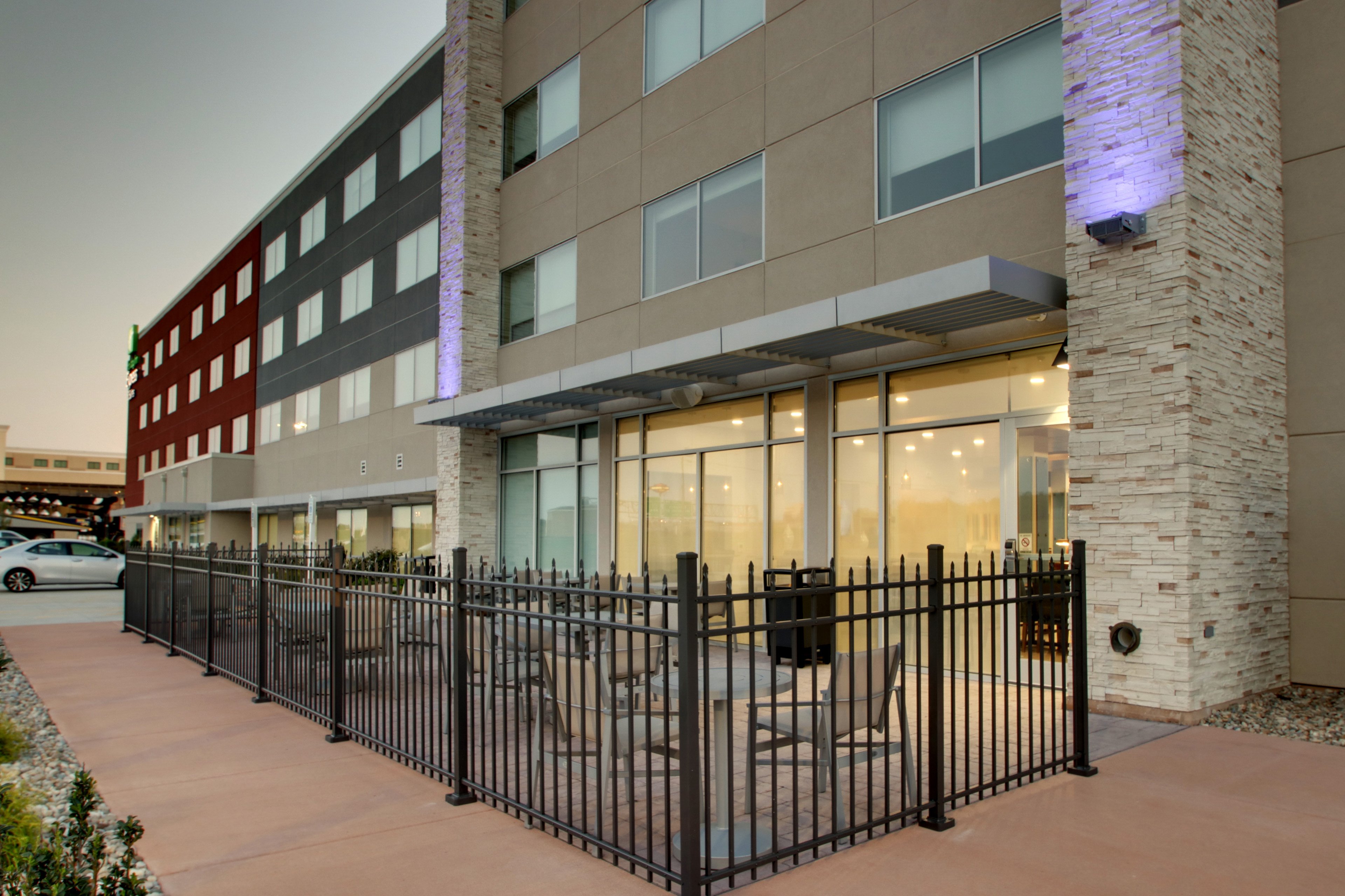 Holiday Inn Express Suites Mount Vernon 8/57