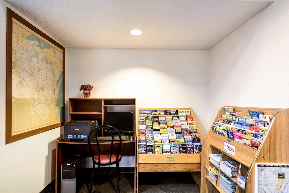 Motel6 Saukville, WI 39/54