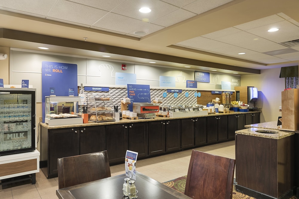 Holiday Inn Express Bloomington West 50/68