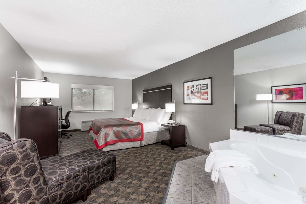 Comfort Inn Huntington Near University Area 9/48