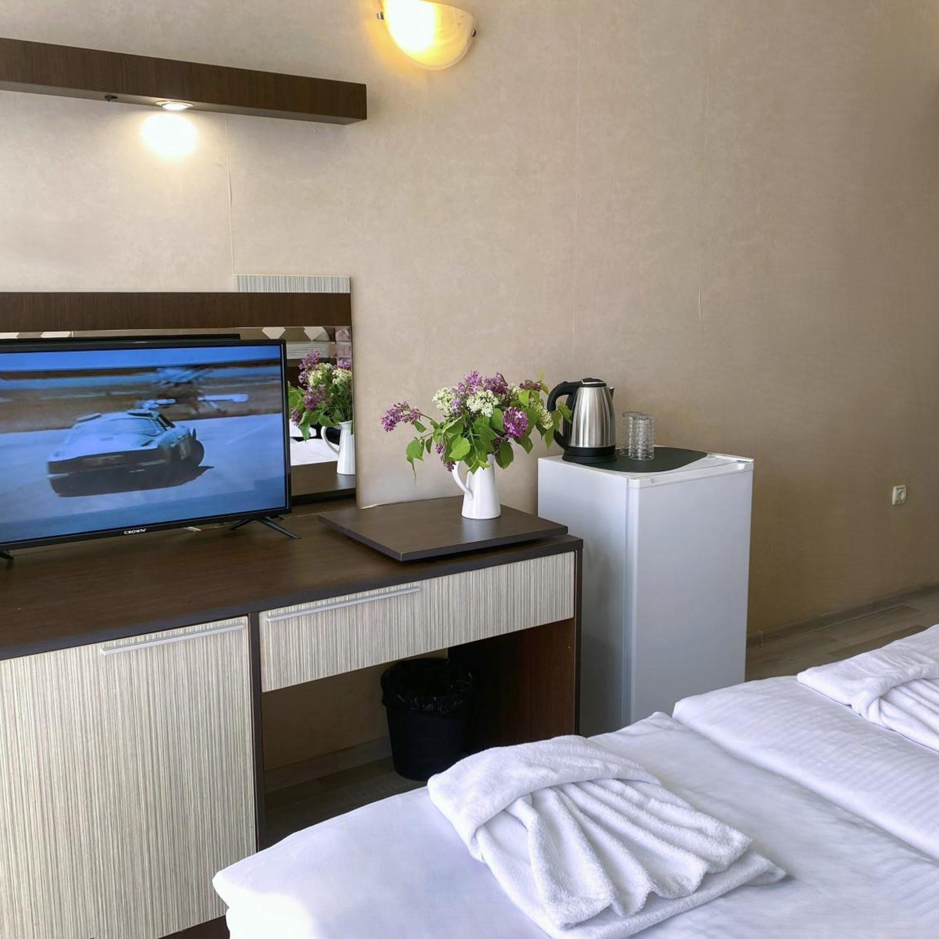 LOTOS HOTEL 11/61