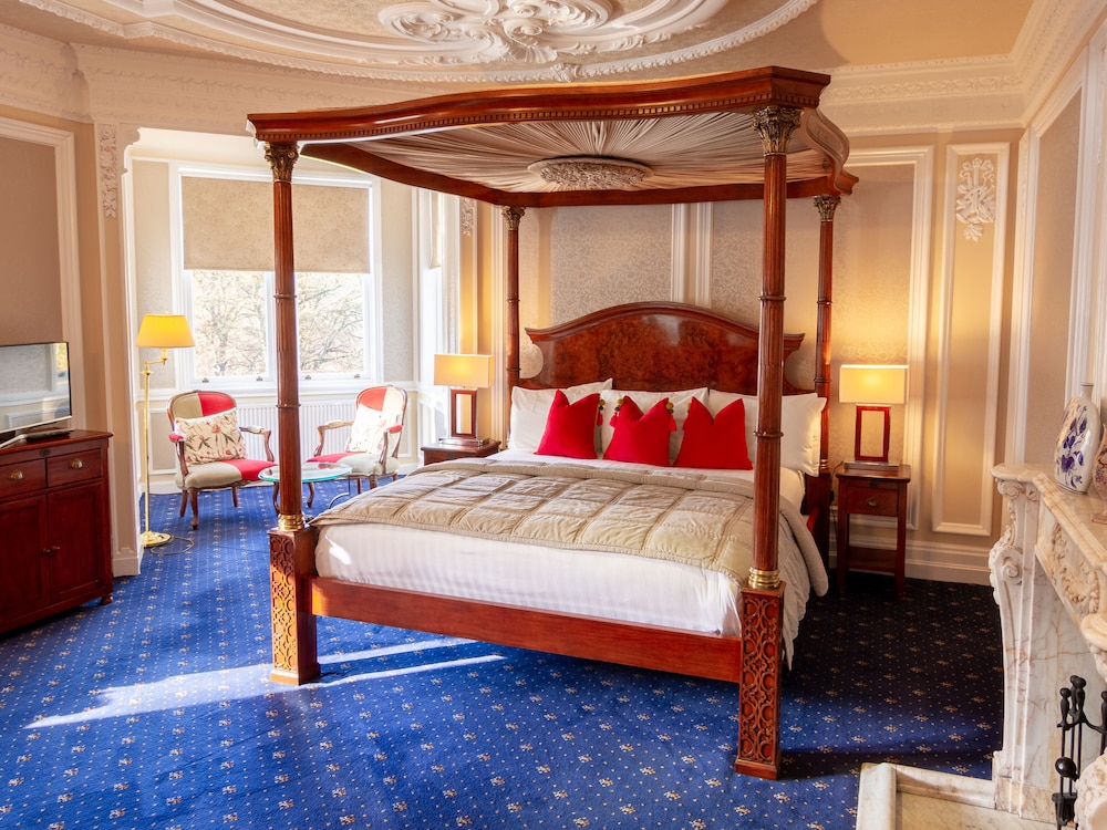 Pine Trees Hotel Pitlochry 12/65