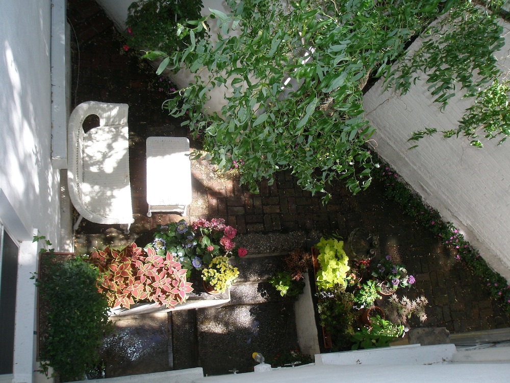Incentra Village Guest House 42/50