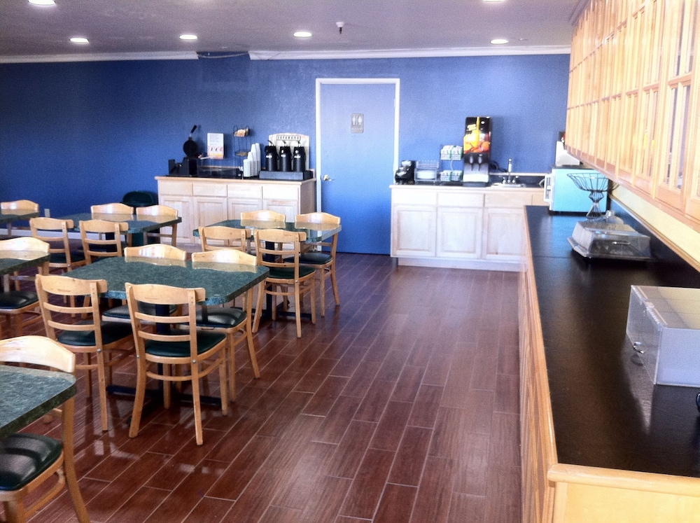 Days Inn by Wyndham Gilroy 17/21