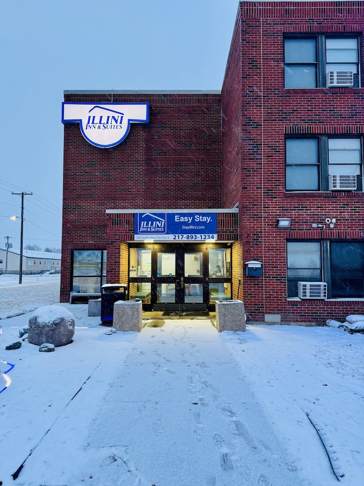 Illini Inn & Suites 1/26