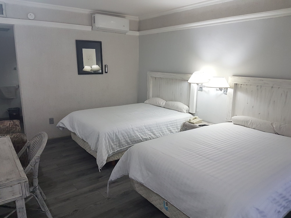 Standard, 2 Double Beds, Paraiso Express Hotel 2/5