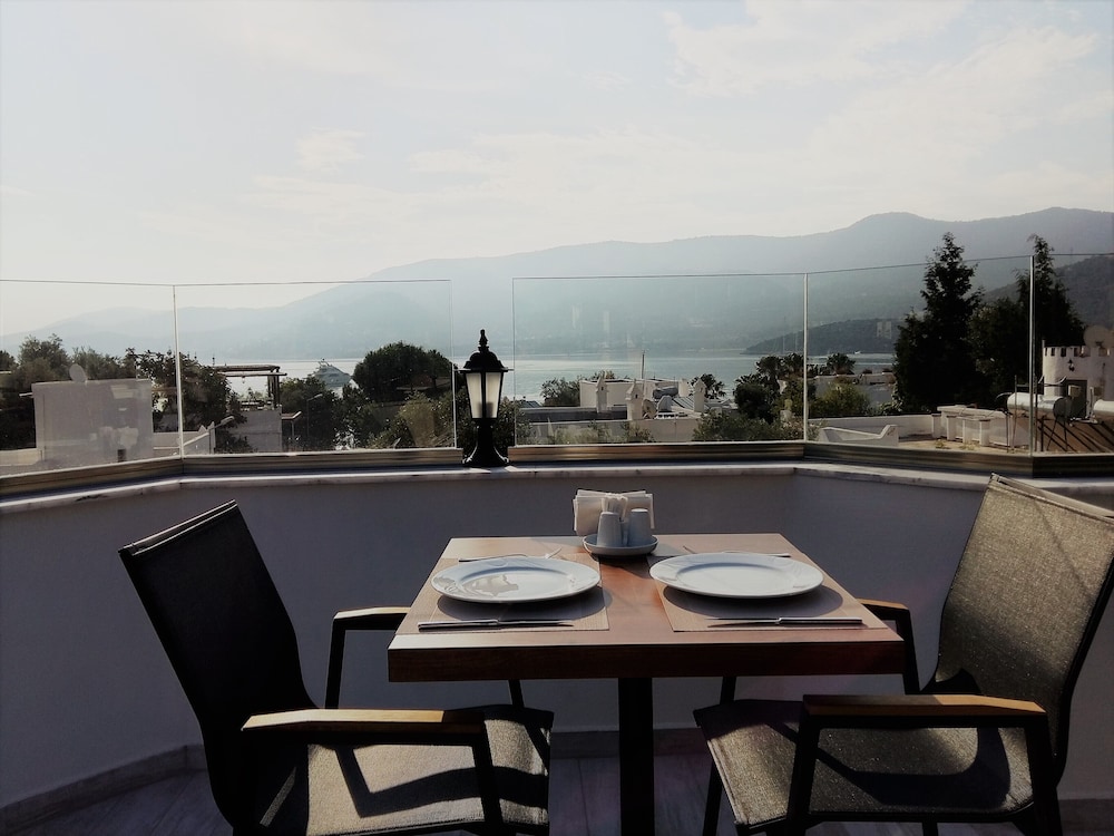 Anar Hotel 4/8