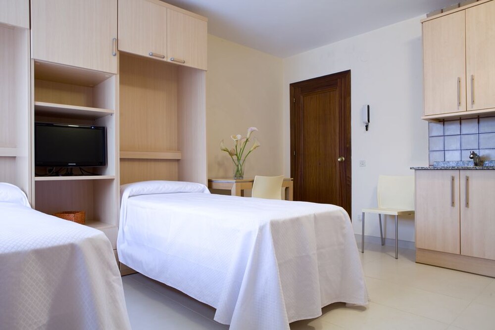 APARTAMENTOS LOS ARCES 22/65