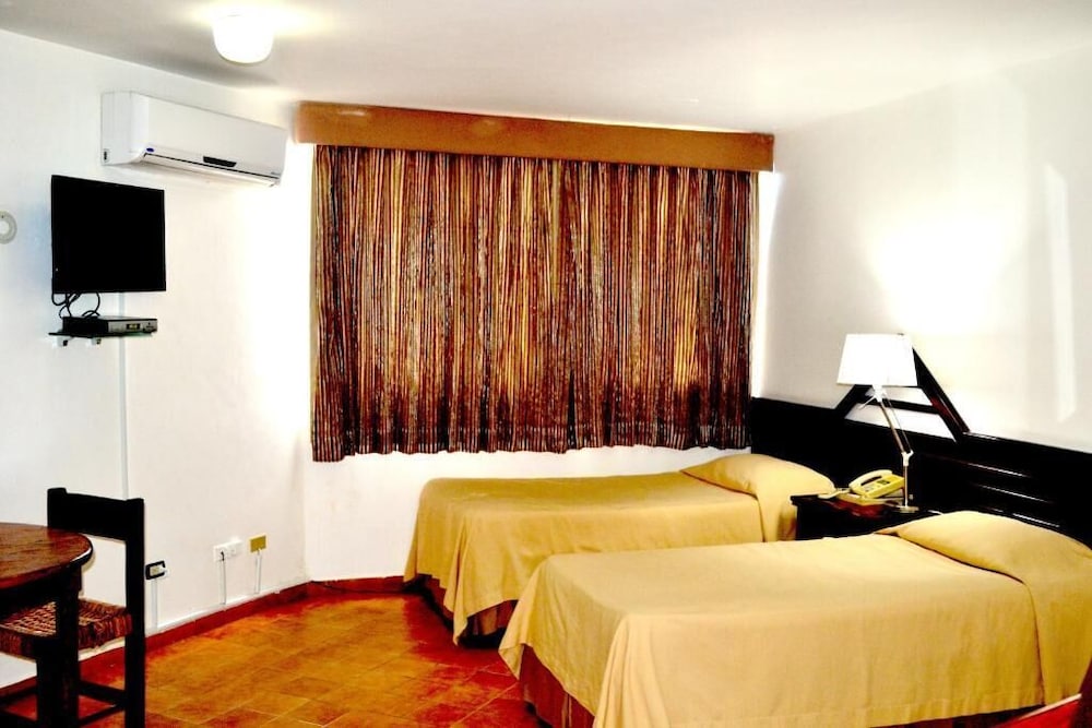 HOTEL PLAZA DEL SOL 6/60