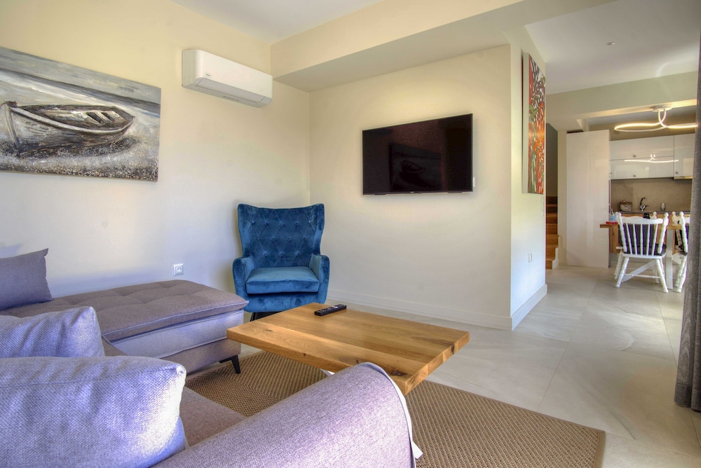 Tessera Boutique Hotel 56/75