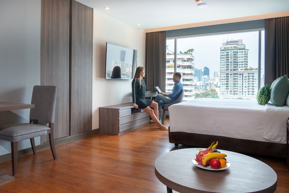 Novotel Living Bangkok Sukhumvit Legacy 52/77