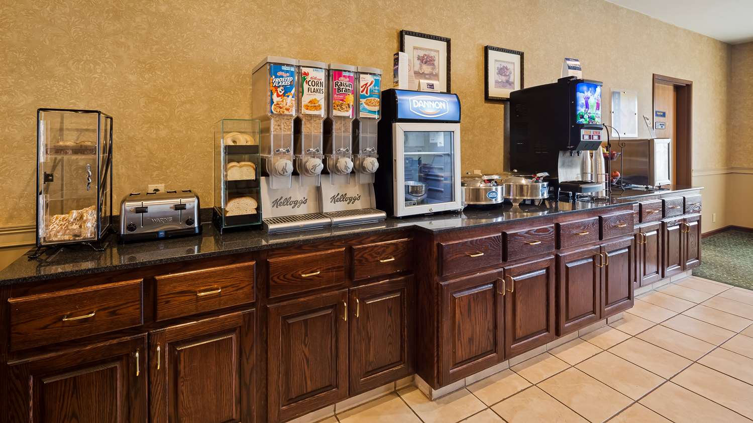 Best Western Penn-Ohio Inn & Suites 21/27