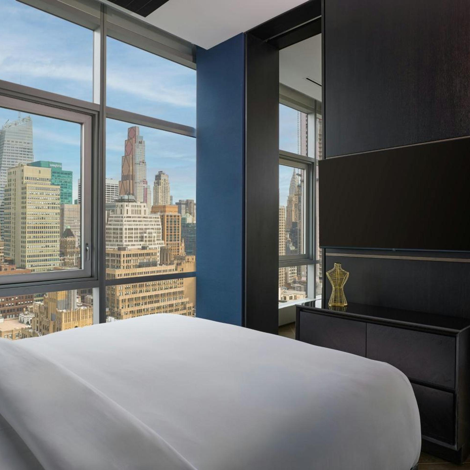 Suite, King Bed, Balcony