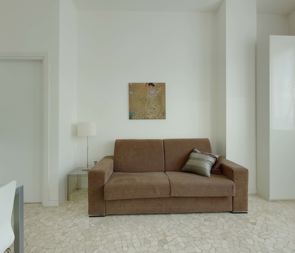 Milan Apartment Rental 19/50