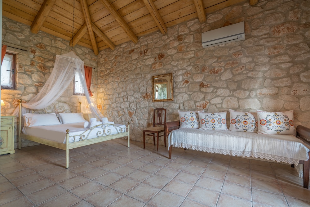Myrties Stone Houses 7/49