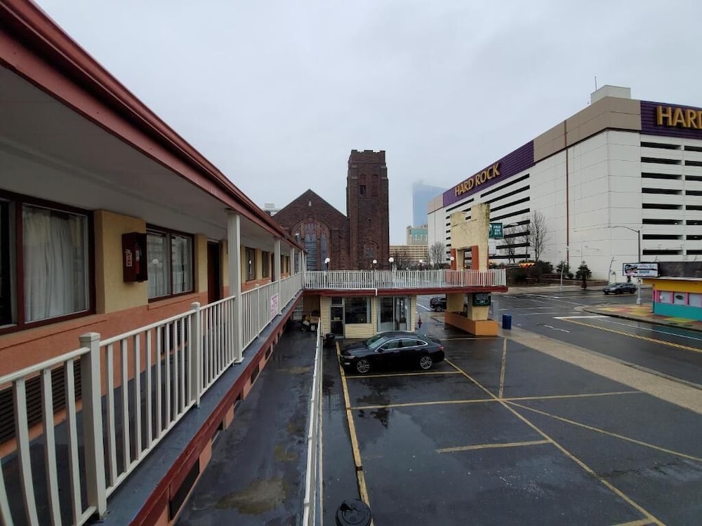 Atlantic Motor Inn Near Boardwalk 30/39