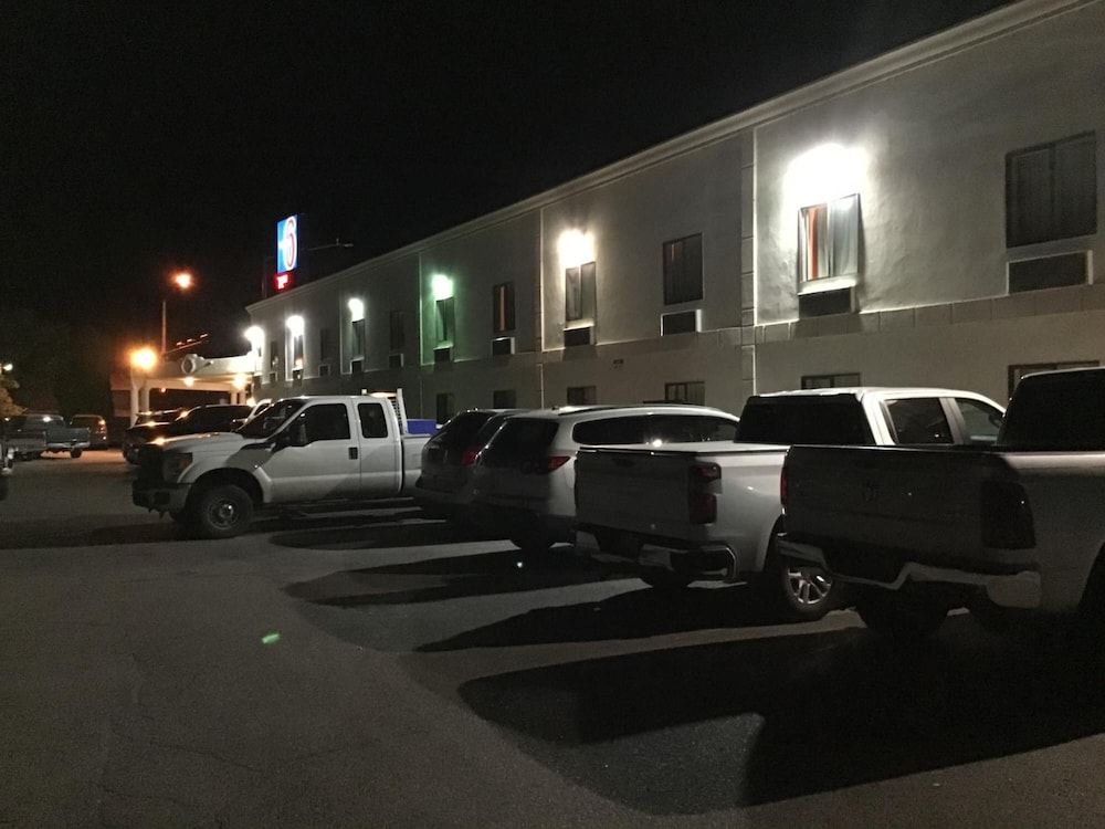 Motel6 Espanola, NM 41/48