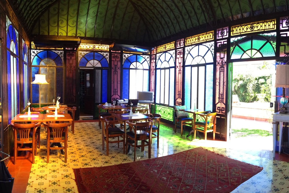 restaurant-cafeteria