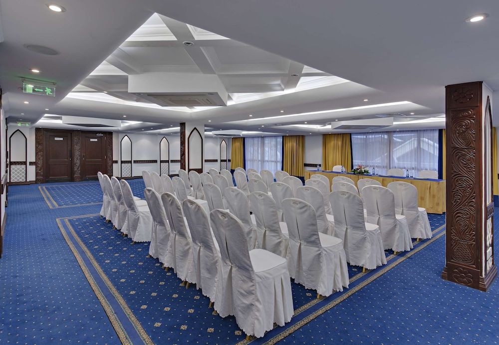 The Heron By Sarovar Portico India, Nairobi 33/77