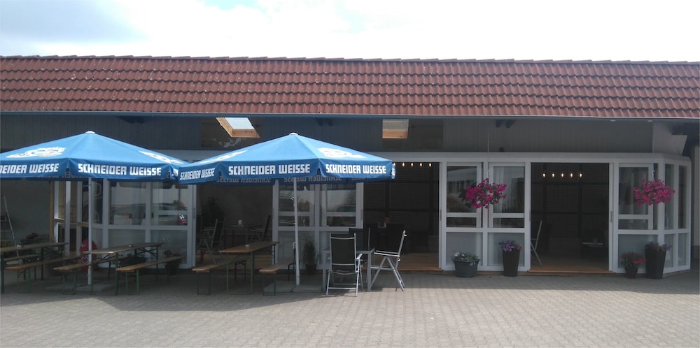 Bennett's Restaurant & Hotel 4/36