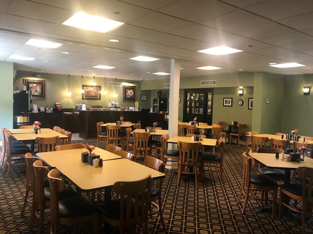 Carmel Inn Suites 32/47