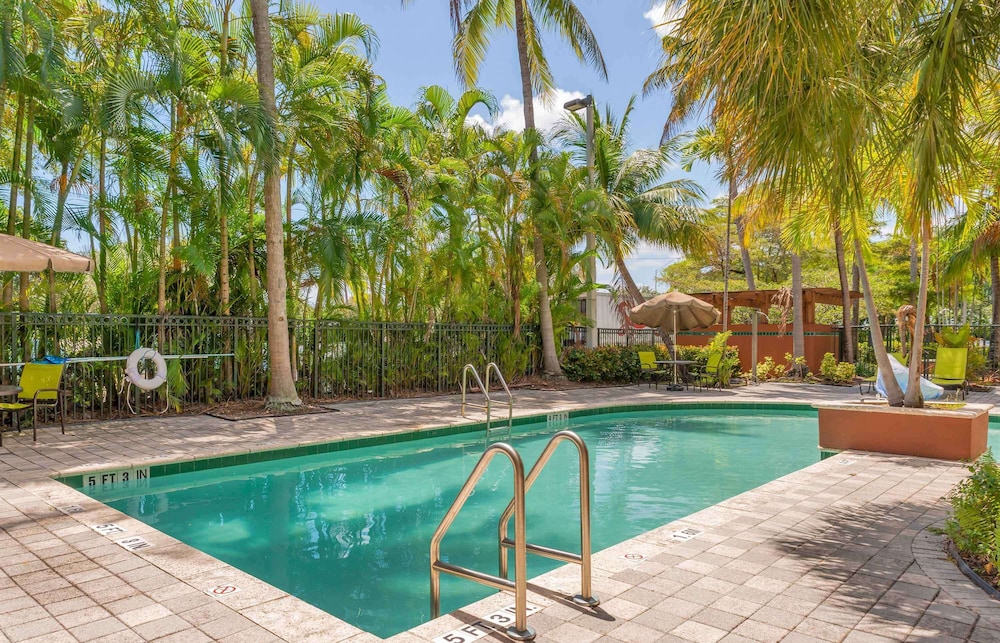 Extended Stay America Premier Suites - Fort Lauderdale - Cypress Creek - Park North 53/59