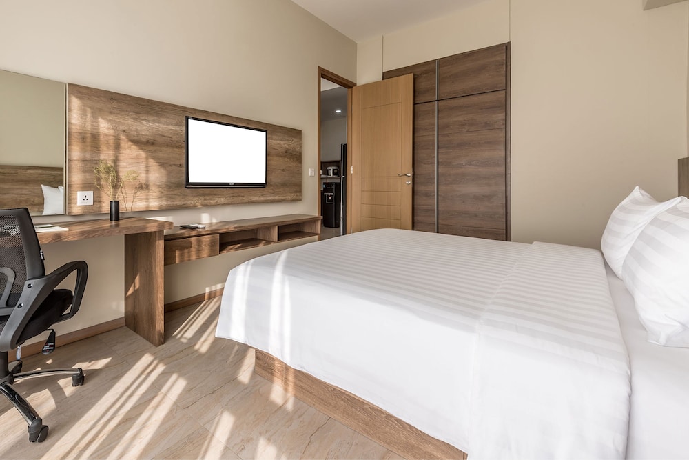 Grande Valore Hotel and Serviced Apartment (ex Oakwood Residence Cikarang) 17/68