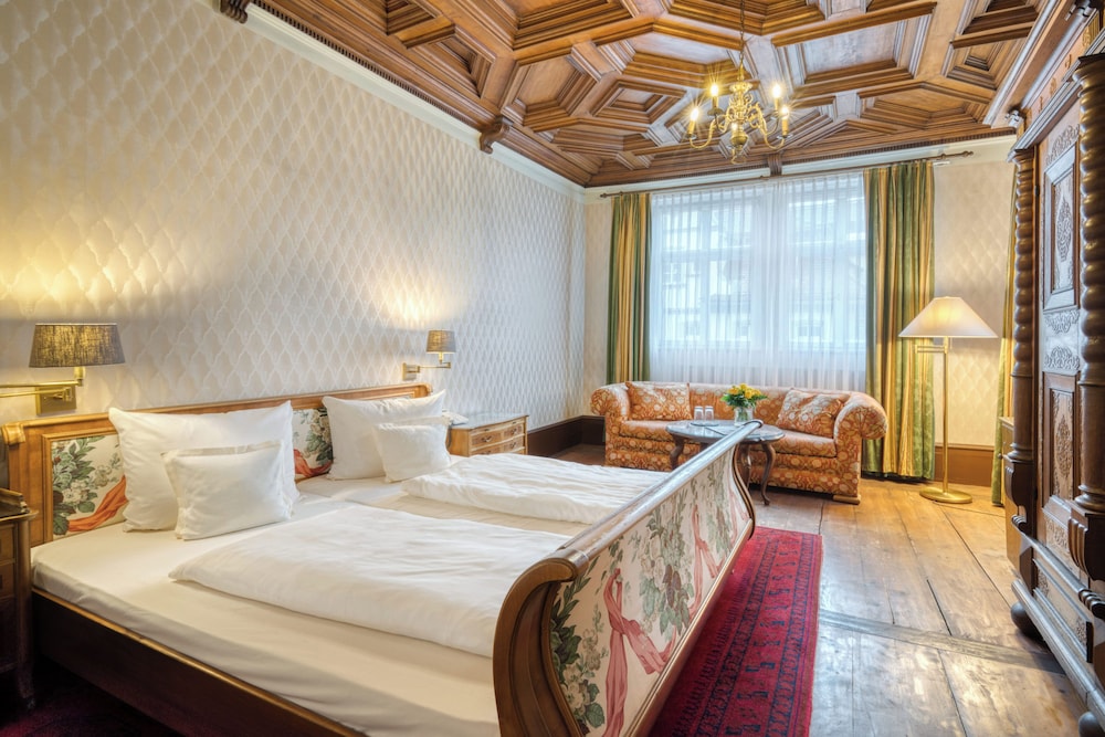 Eisenhut Hotel 11/46