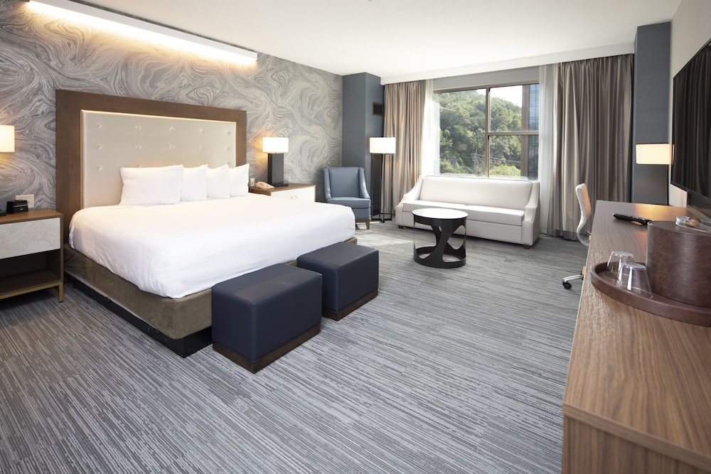 Mountain, Premium, 2 Queen Beds