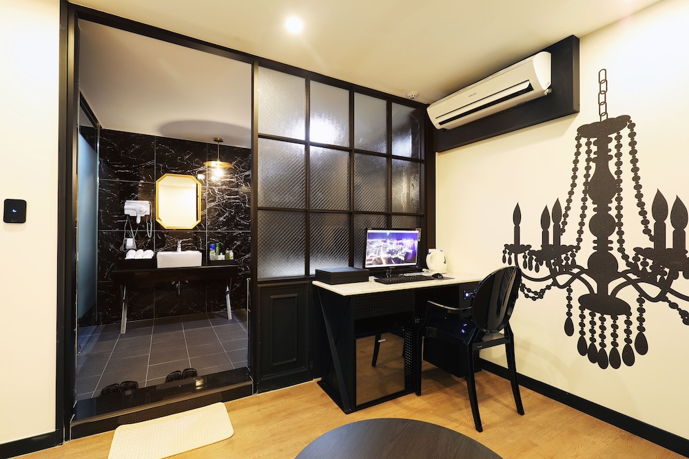 Sm Boutique Hotel 37/50