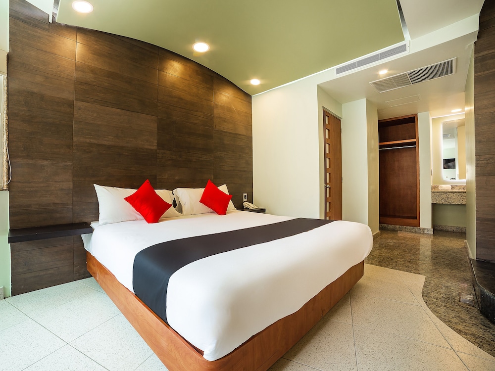 Capital O Hotel Verona 28/48