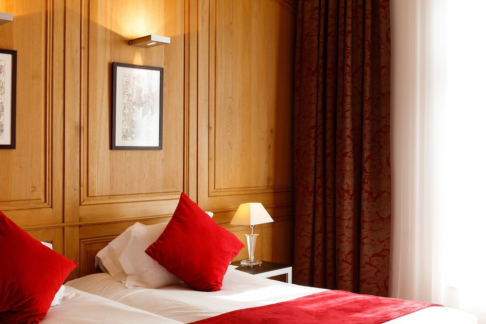Hotel de Bourgtheroulde, Autograph Collection 31/38