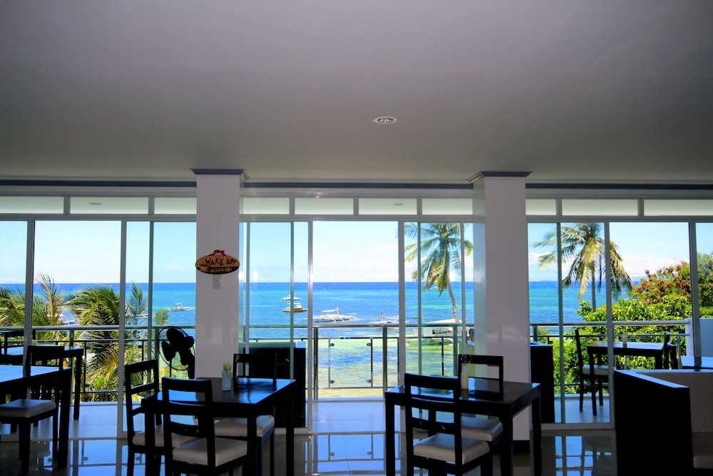 Bohol South Beach Hotel 60/74