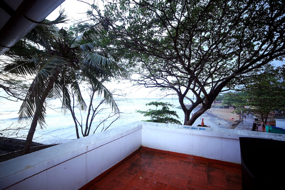 Old Lighthouse Bristow Hotel 3/69