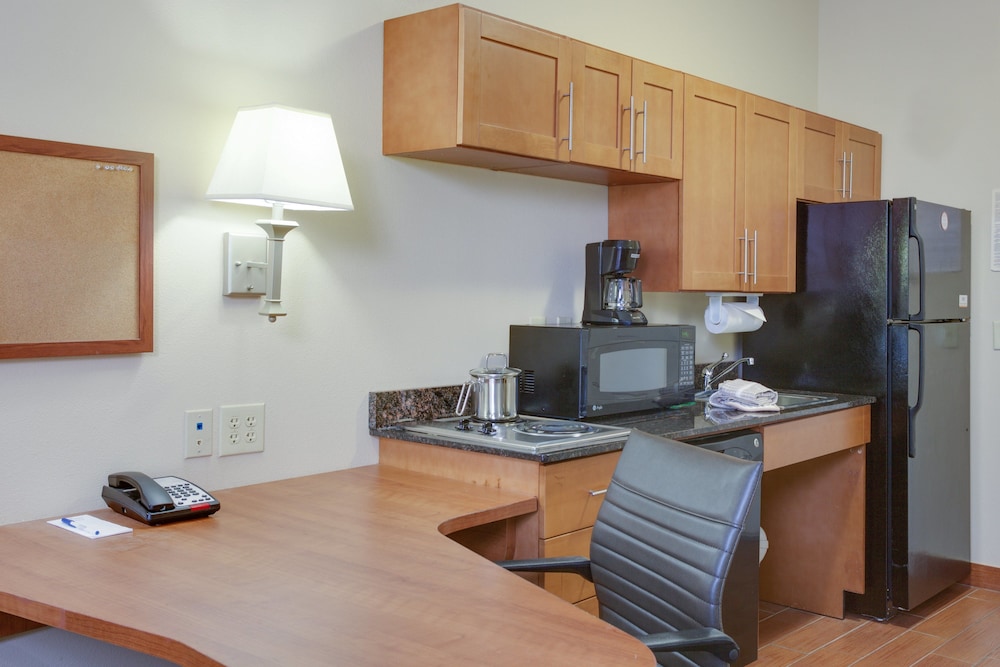 Candlewood Suites Richmond Airport 57/77
