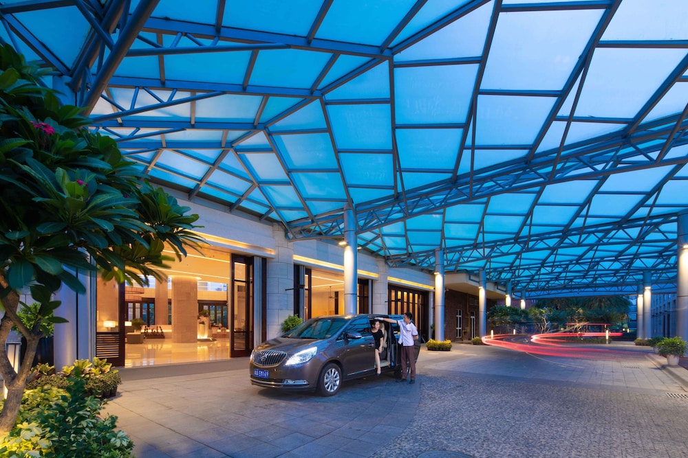 Pullman Haikou 45/52