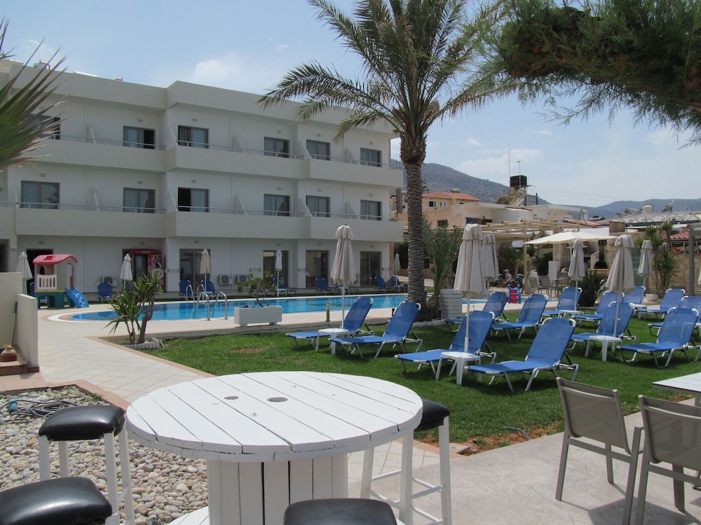 Malliotakis Beach Hotel 28/29