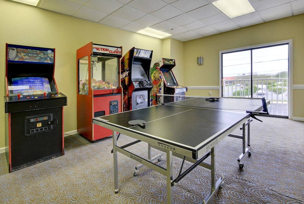 Coastal Palms Inn &amp; Suites 23/50