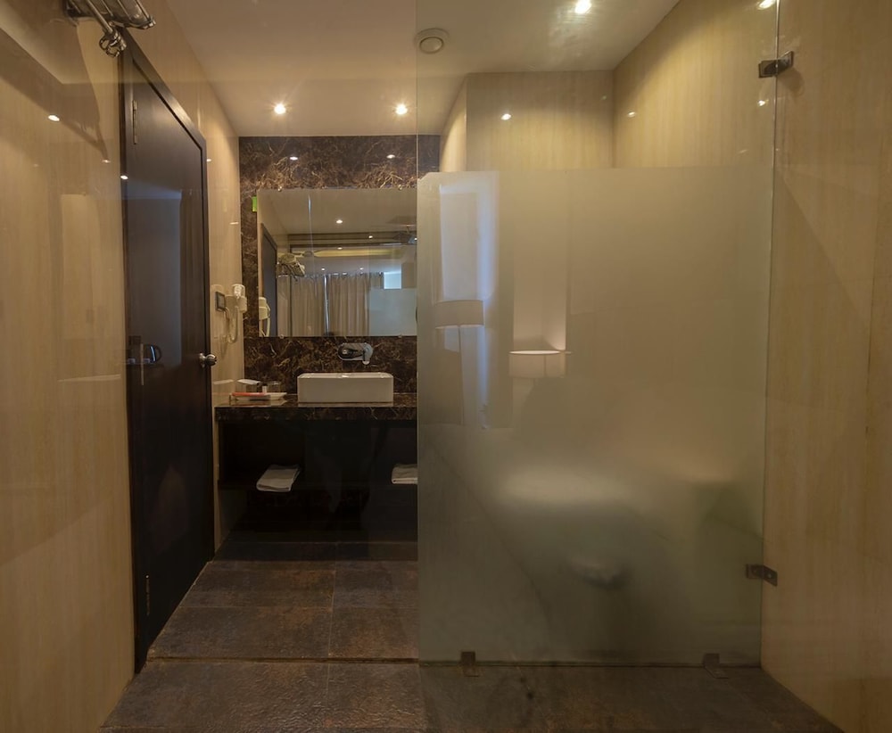 HOTEL SURENDRA VILAS 49/50