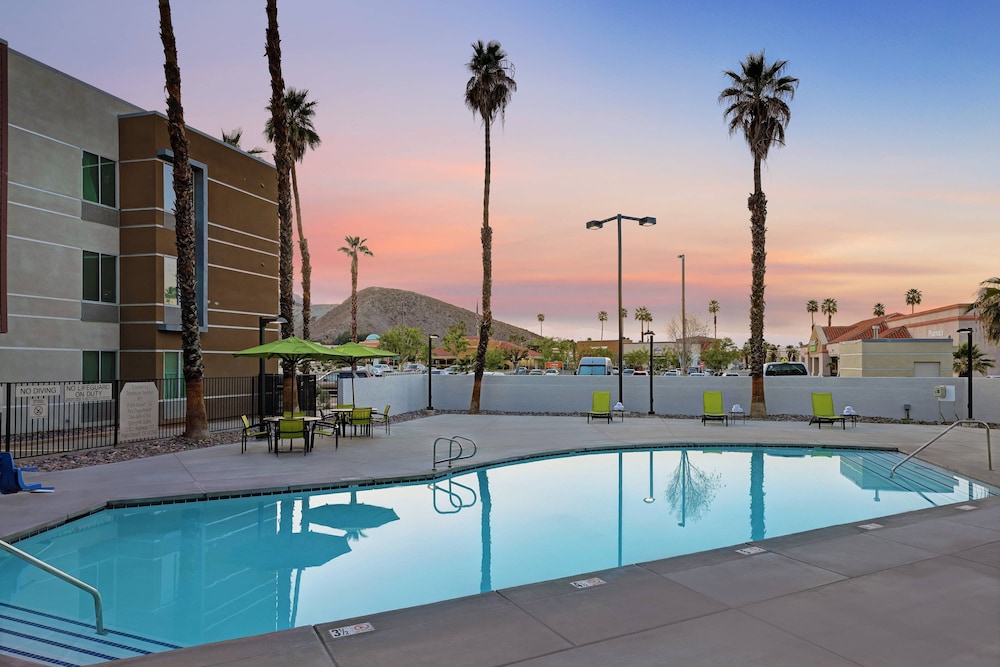 SpringHill Suites by Marriott Palm Desert 30/54