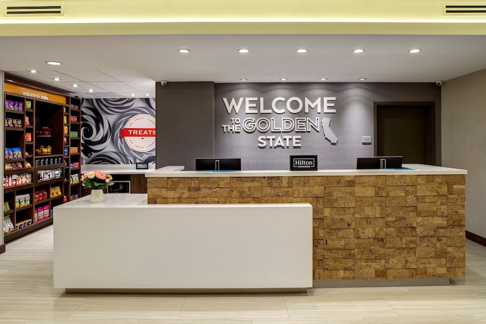 Hampton Inn and Suites Indio, CA 15/43