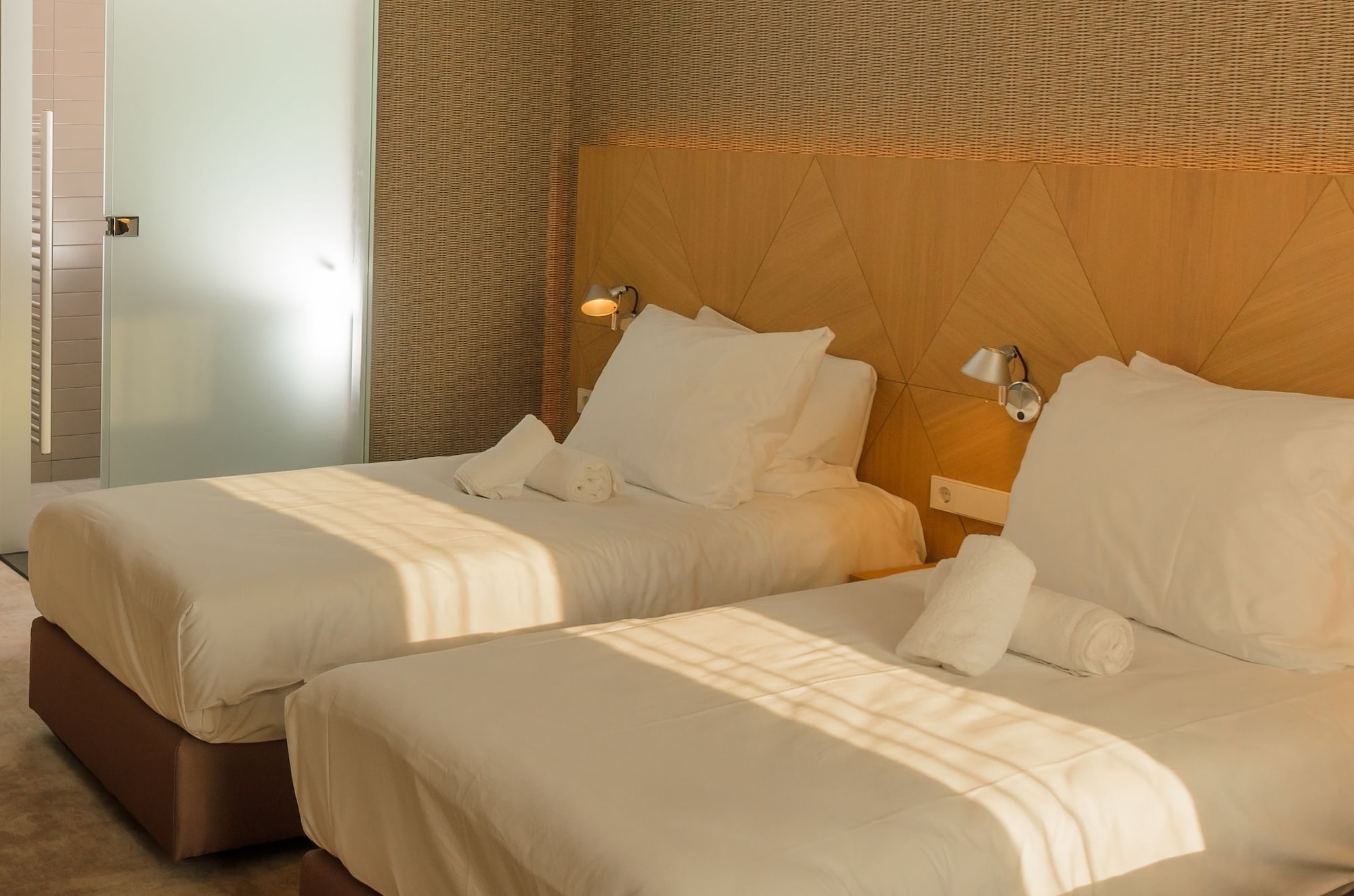 SUPERIOR, TWIN BEDS