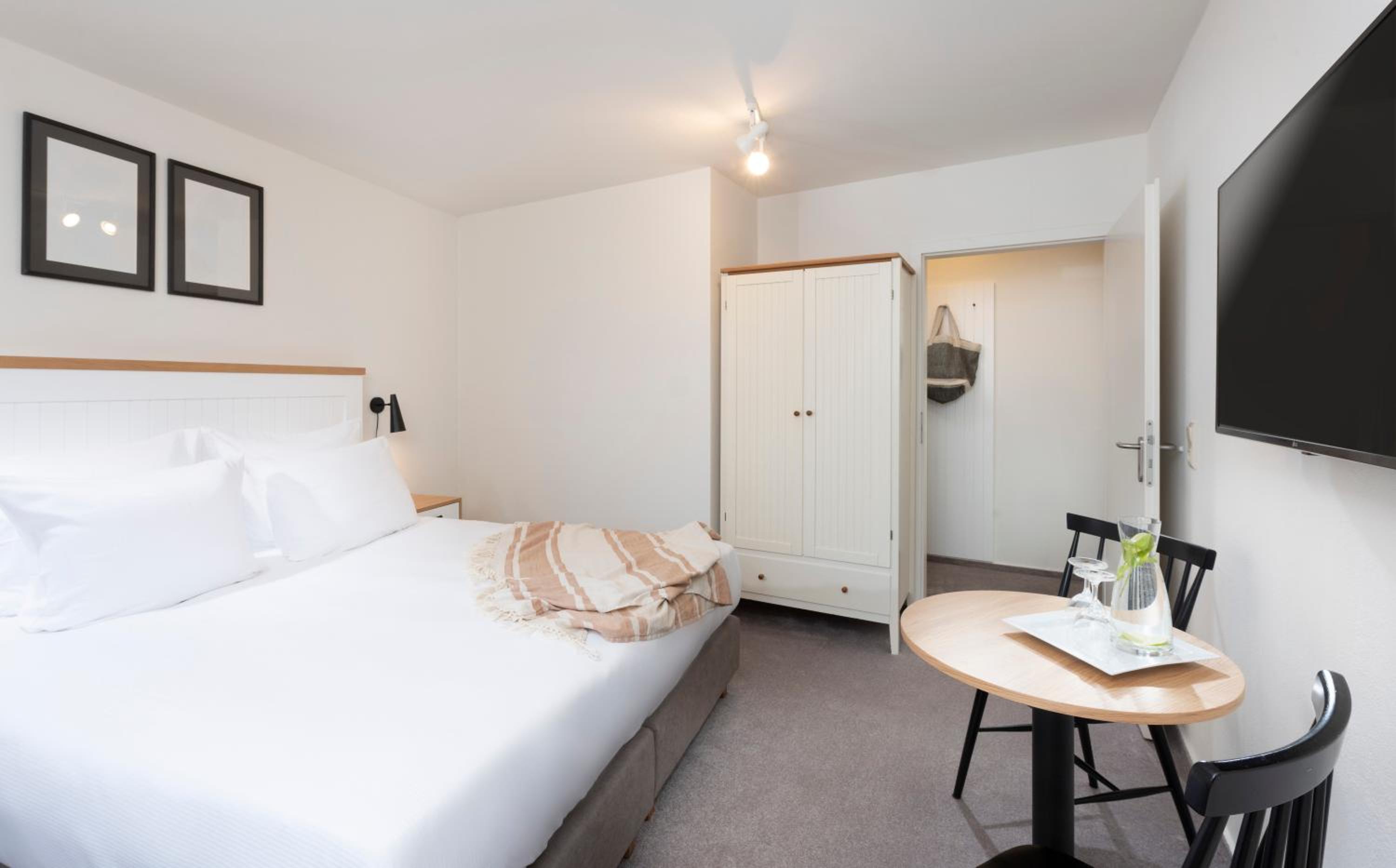 Holiday Home, Double Bed