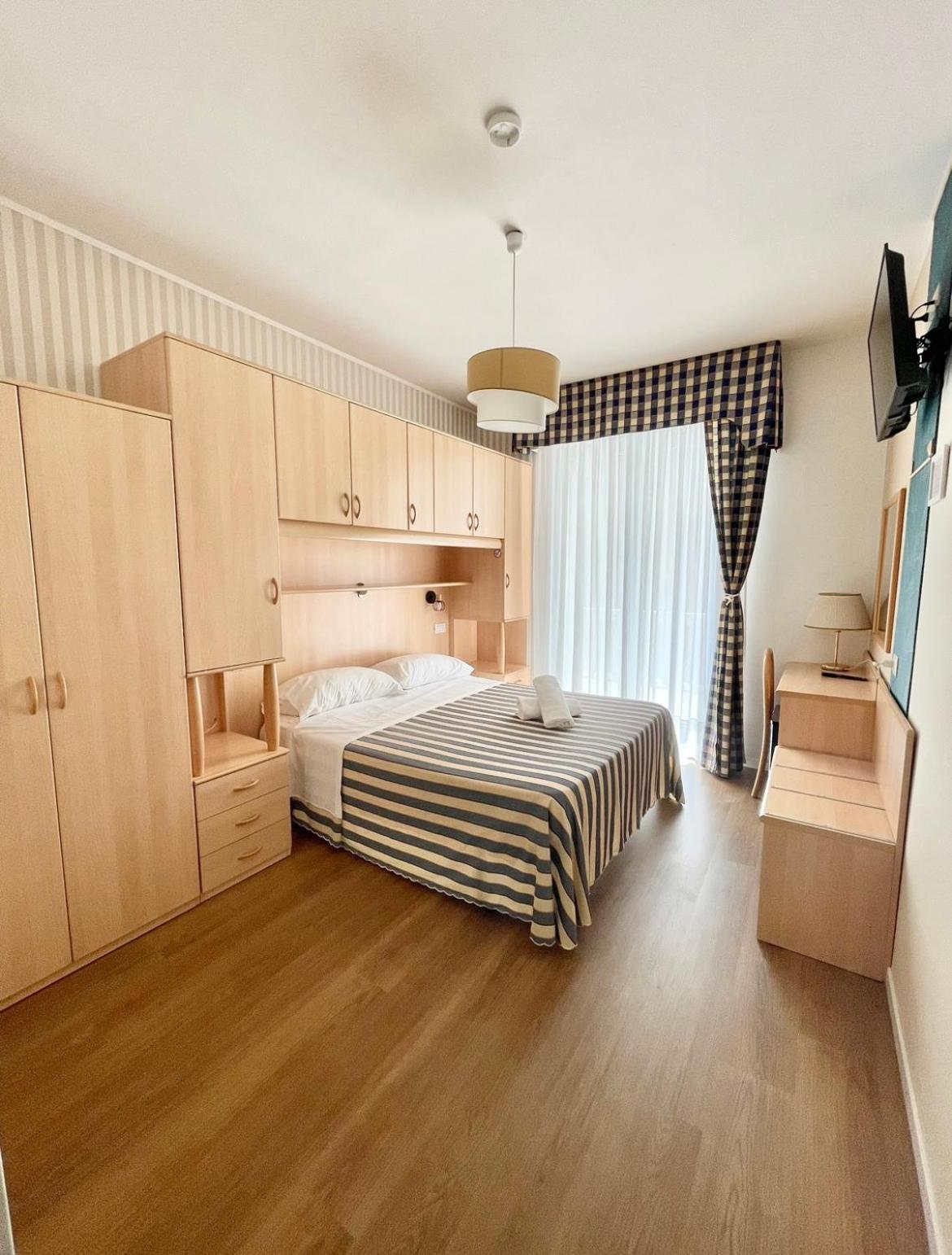 Hotel Riviera photo5